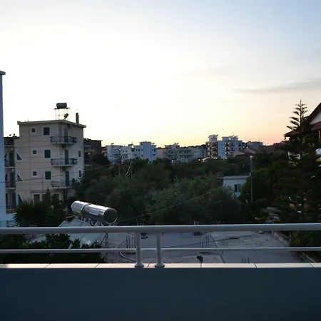 Vila Hyseni Hostel Ksamil