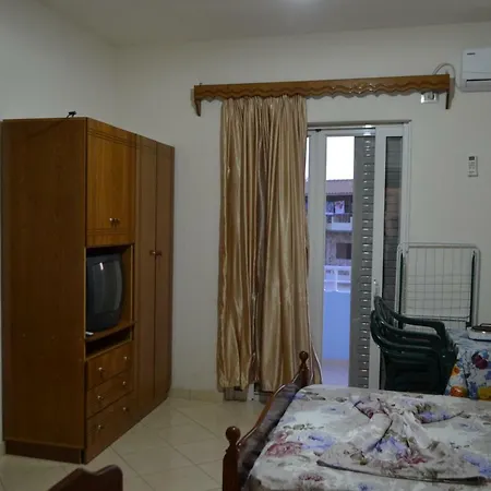 Hostel Vila Hyseni Ksamil